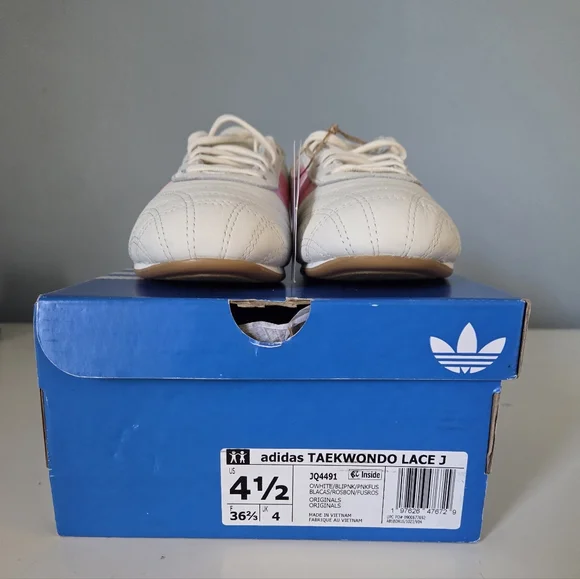 🆕️ Adidas Taekwondo LA White Sneakers with Pink Stripes size 4.5 - Picture 9 of 10